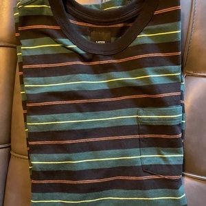 Men’s shirt sleeve Van’s T shirt size small